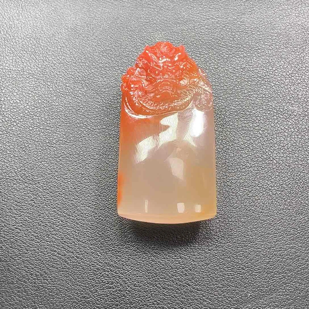 奋***斗南红玛瑙未镶嵌龙牌