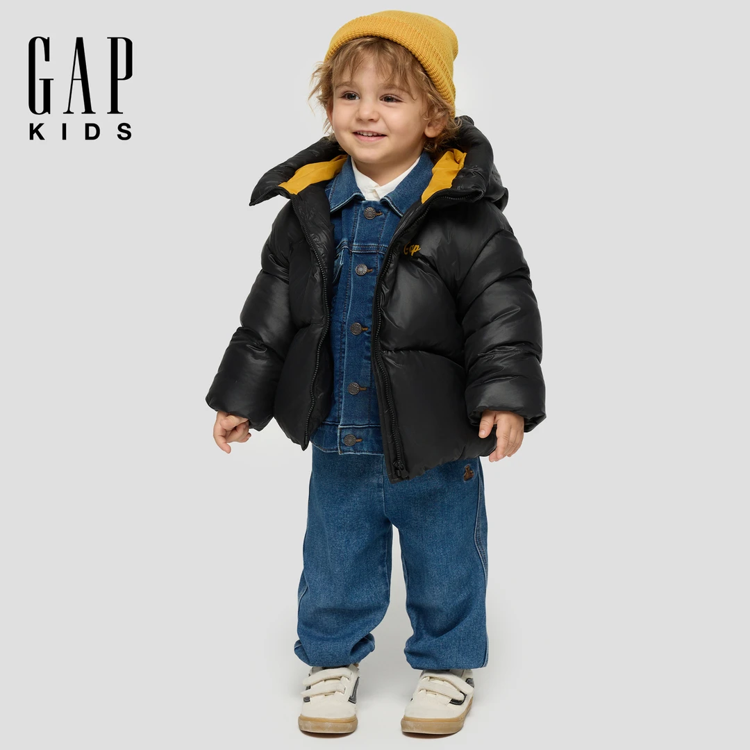 Gap男幼童2025秋季新款宽松亮面短款连帽羽绒服儿童装外套824321