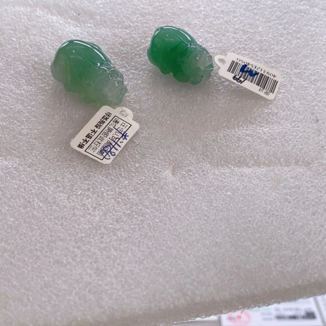唐***颈饰未镶嵌石英质玉