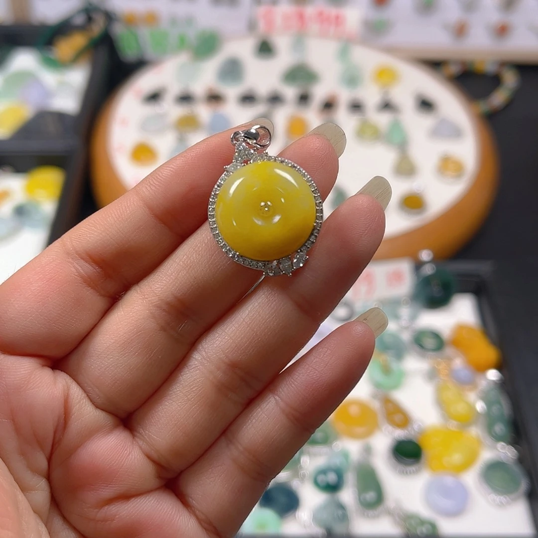 【闪购商品】翡翠颈饰未镶嵌小*?吊坠