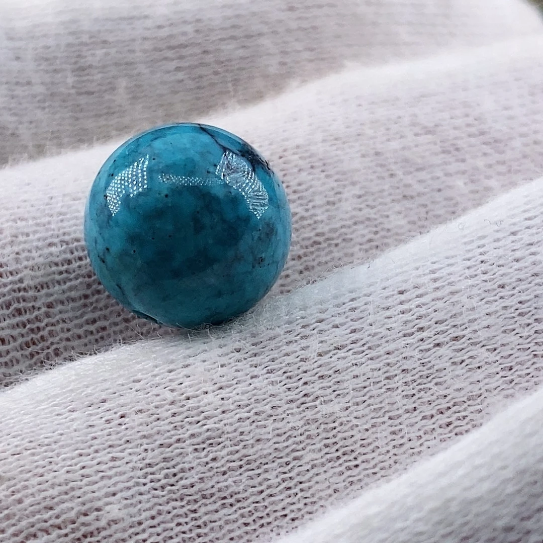 ****儿绿松石未镶嵌珠宝奇石