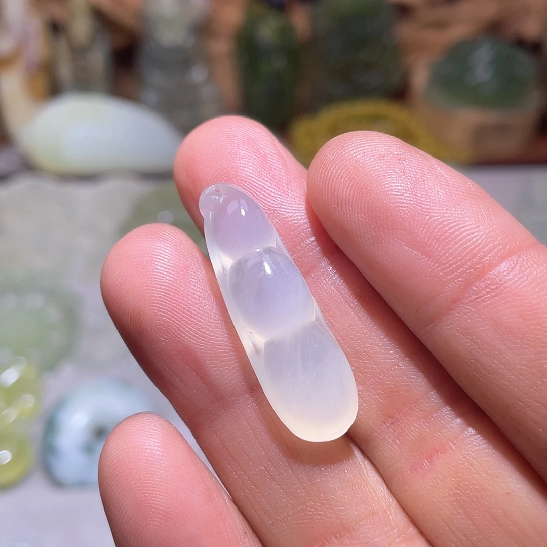 未镶嵌蛇纹石玉珠宝奇石