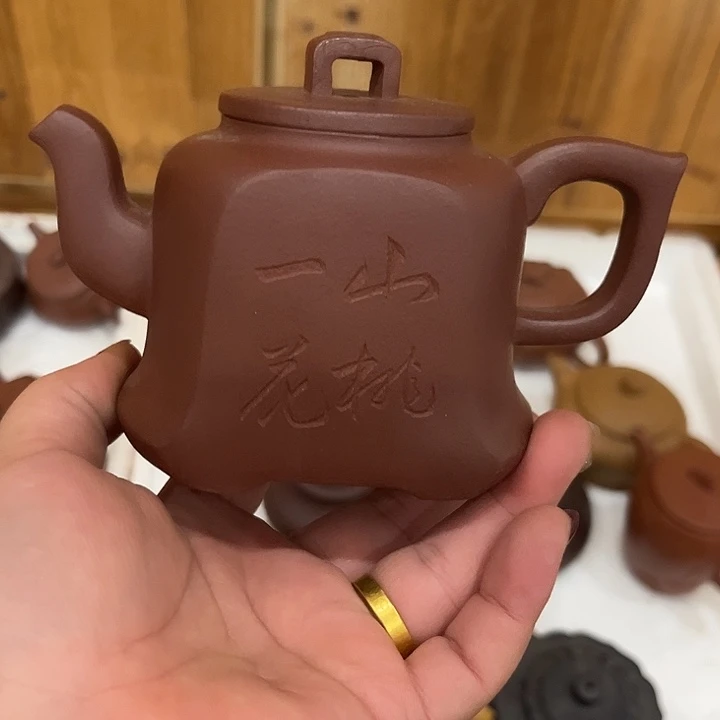 紫砂茶壶瑕疵……………………