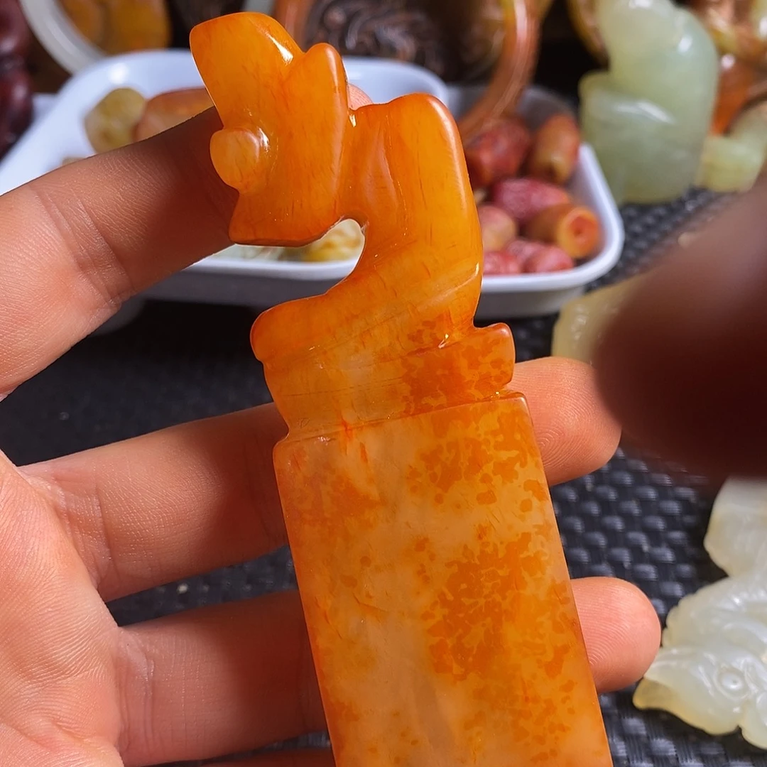 岫岩老玉（透闪石质玉）未镶嵌珠宝奇石