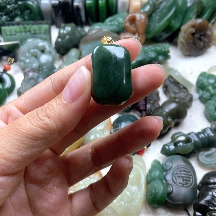 颈饰未镶嵌和田玉王*勋