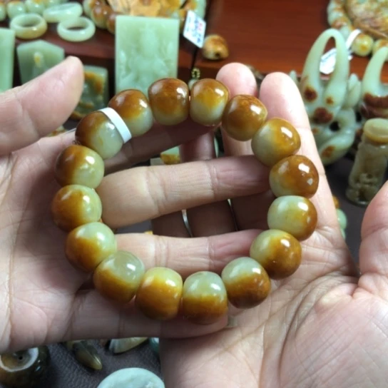 未镶嵌手串岫岩河磨玉（透闪石质玉）觉*