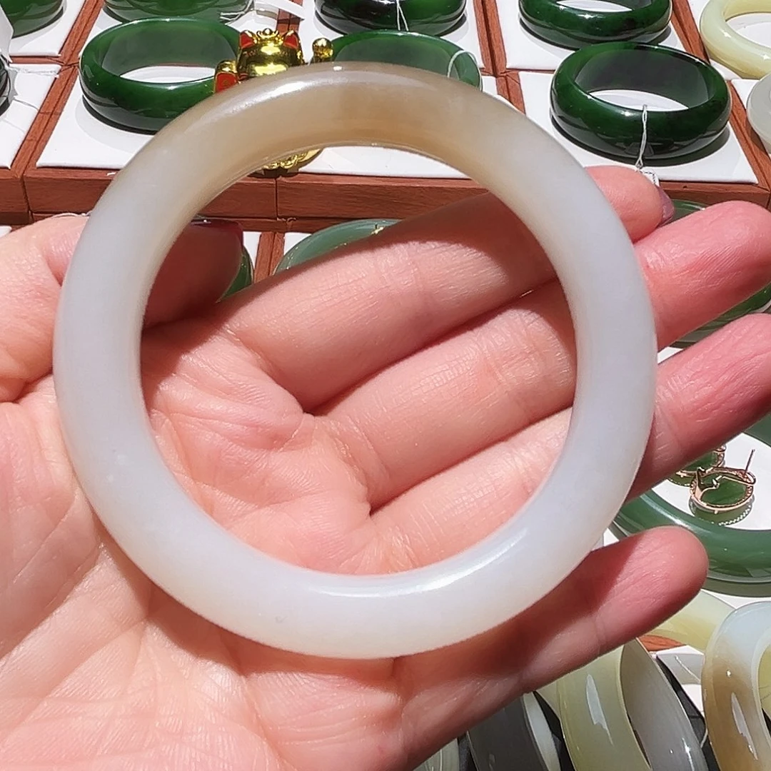 未镶嵌手镯和田玉