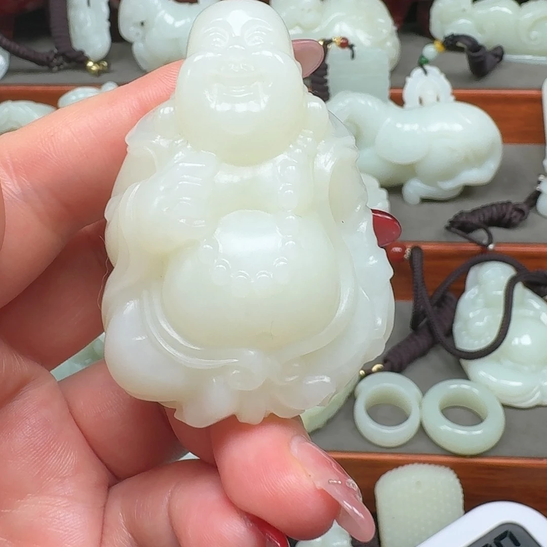 张***超和田玉未镶嵌把件