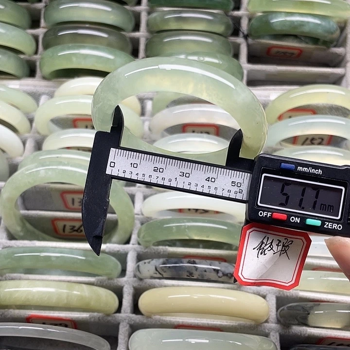 未镶嵌蛇纹石玉手镯140