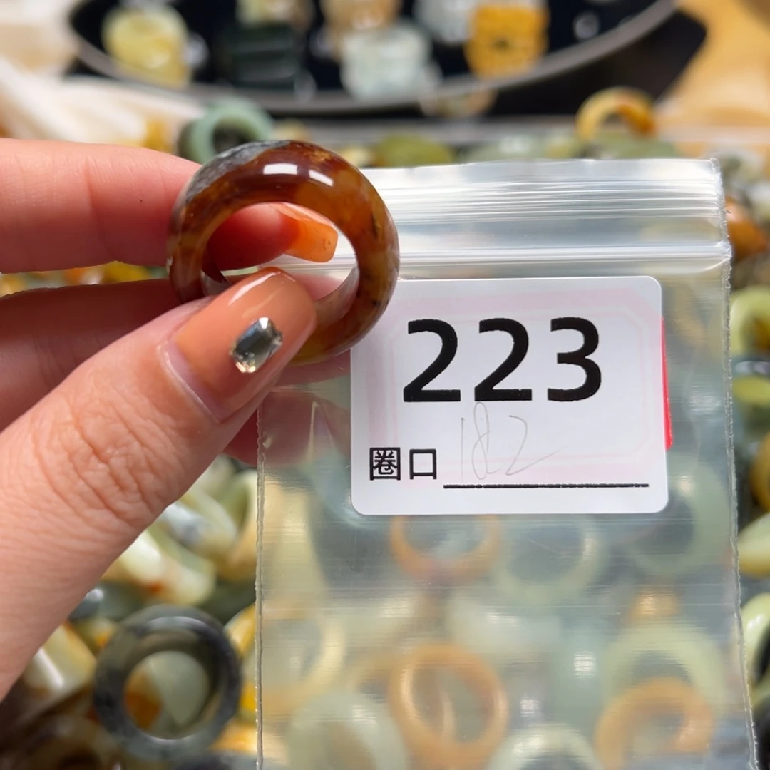 尹***丽蛇纹石玉未镶嵌戒指