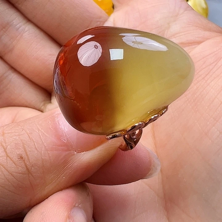 蜜蜡未镶嵌珠宝奇石