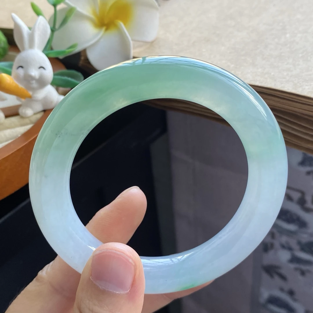 12.15批11867号手镯!56.3-11.8-11.7冰晴绿果冻圆条！色泽清新淡