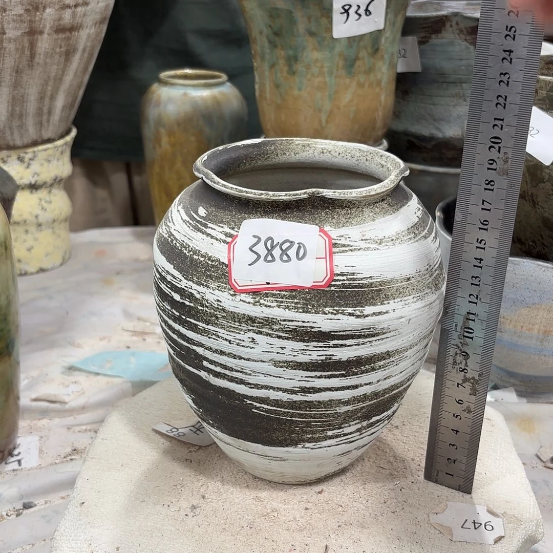 摆件高18，口9，瑕疵处理有孔3880