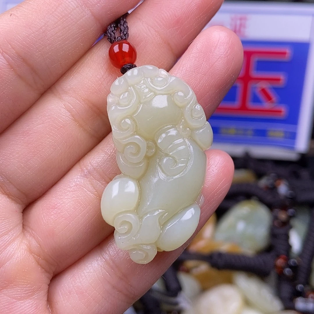 颈饰未镶嵌和田玉