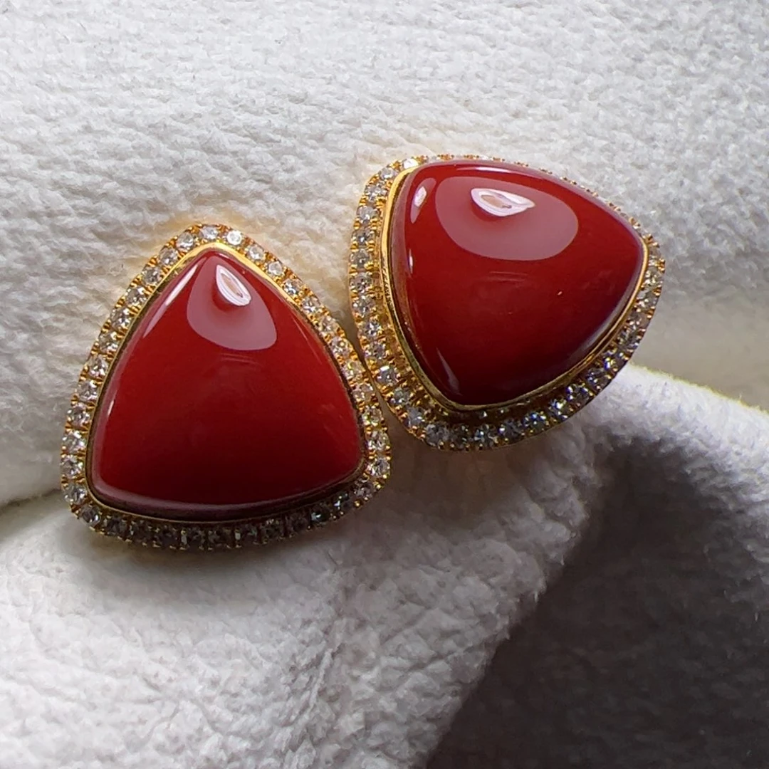 18K金镶嵌耳钉南红玛瑙