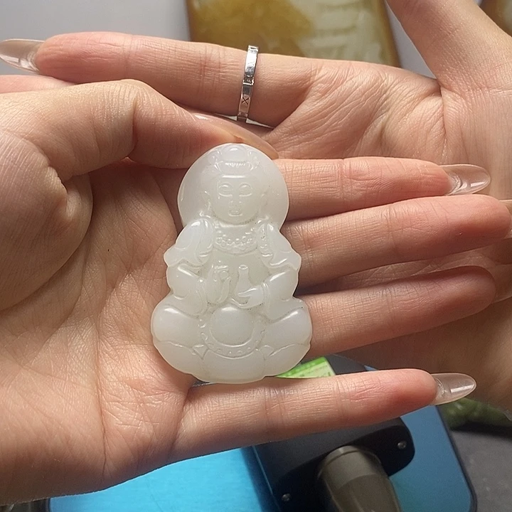 和田玉未镶嵌挂件