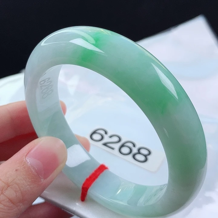 翡翠未镶嵌手镯56有纹