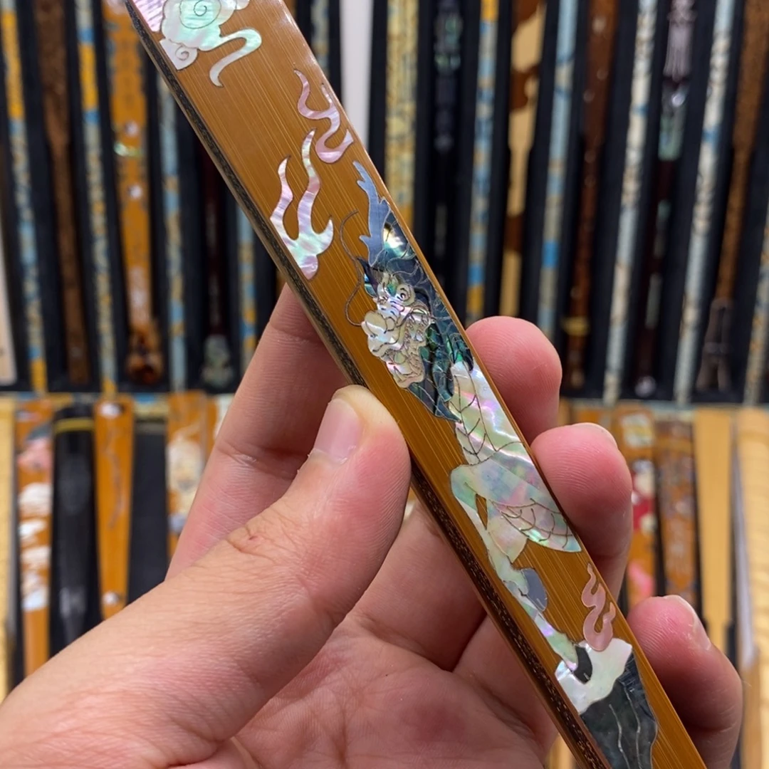 扇子《麒麟踏祥云》