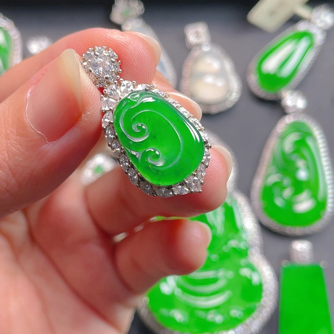 吊坠(不含链)未镶嵌翡翠