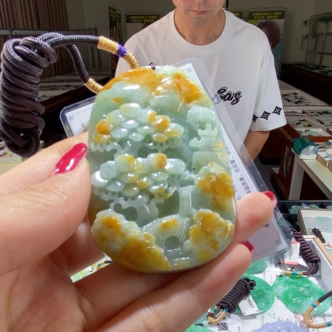 翡翠未镶嵌颈饰翡翠