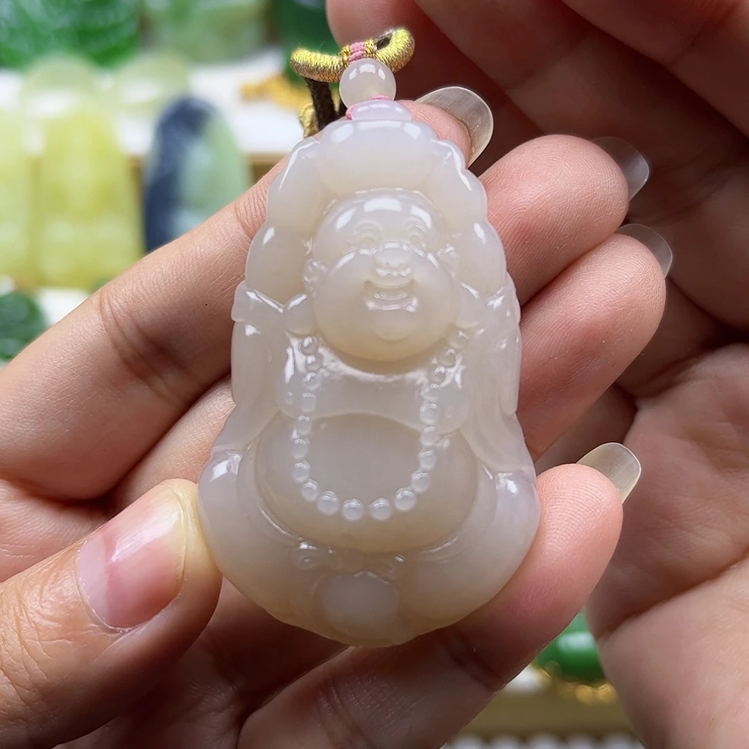 和田玉未镶嵌颈饰藕粉
