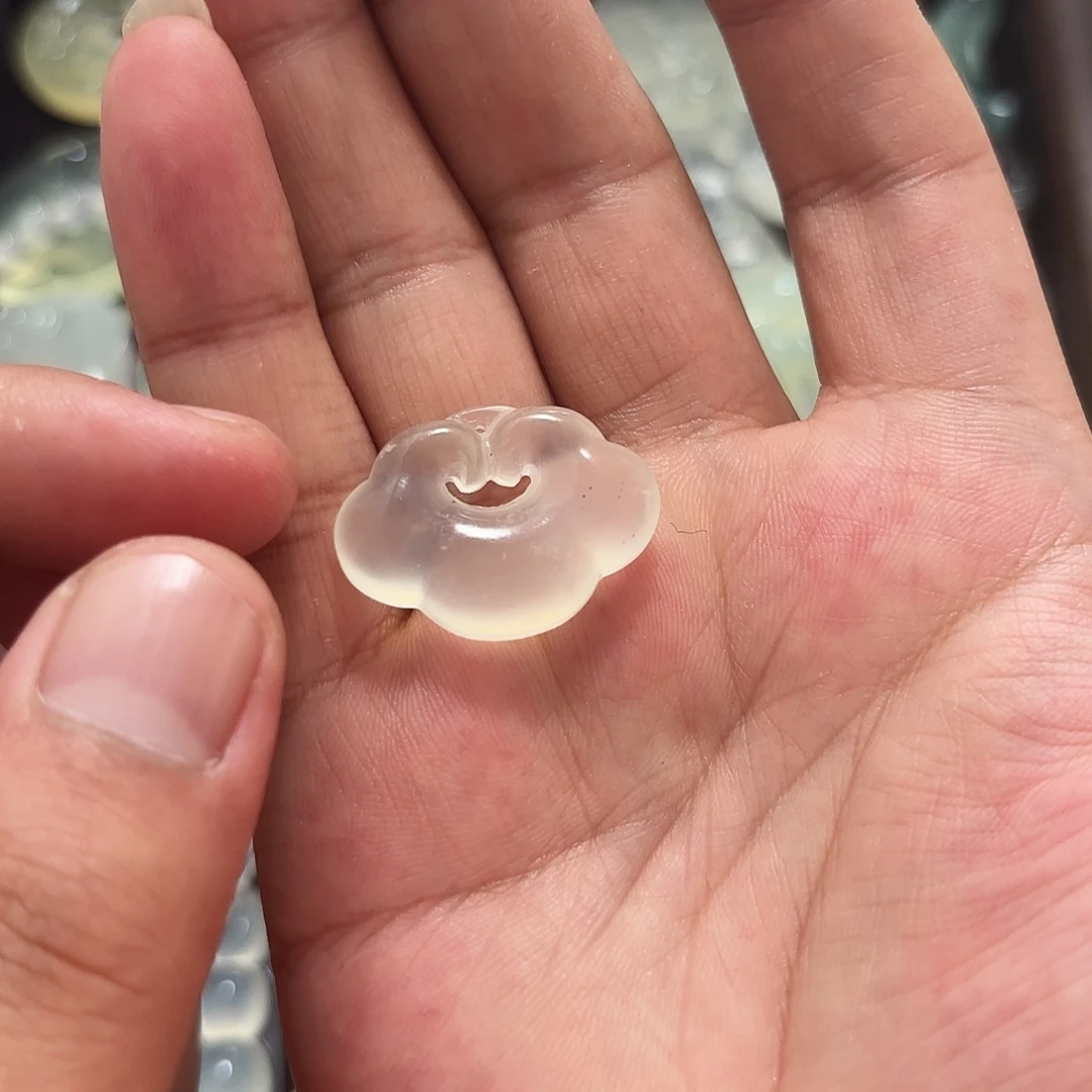 【***儿未镶嵌蛇纹石玉颈饰