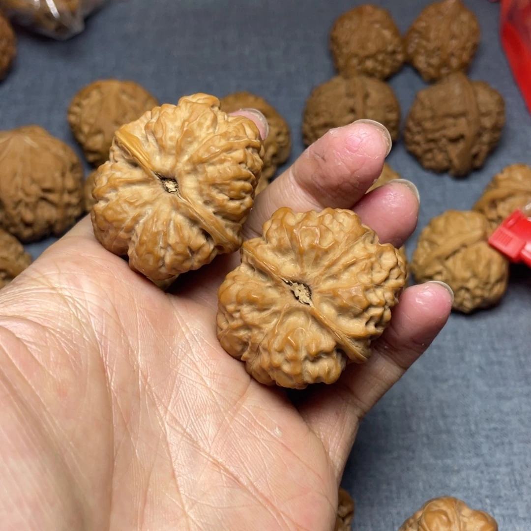 T***.文玩核桃把件蛤蟆