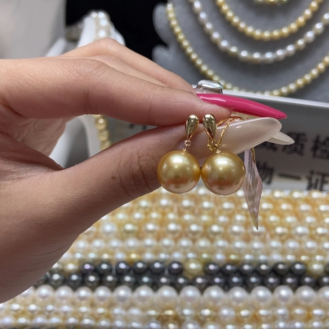 海水珍珠耳饰18K金镶嵌