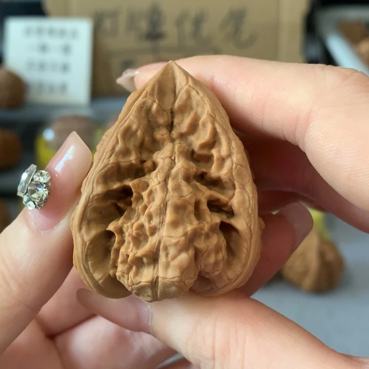 越***好吊坠文玩核桃异形单只，有瑕疵