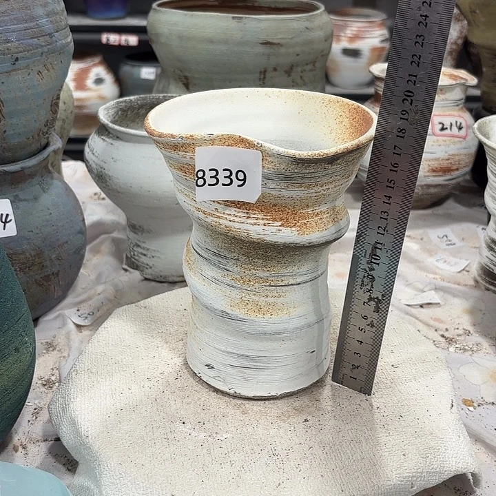 摆件高18，口13，有孔8339