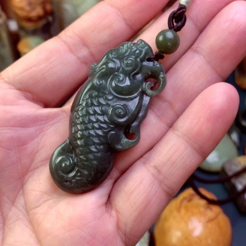 和田玉颈饰未镶嵌