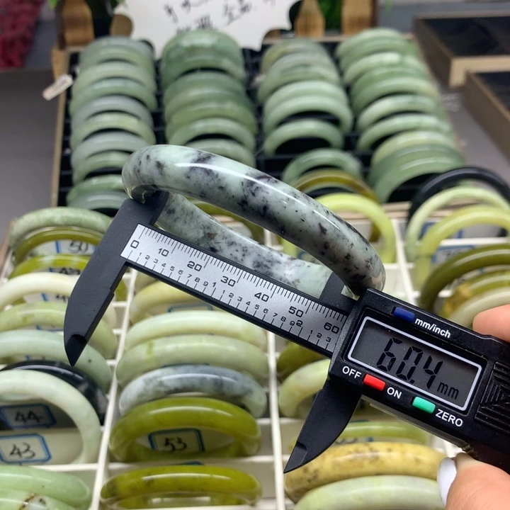 未镶嵌蛇纹石玉手镯68