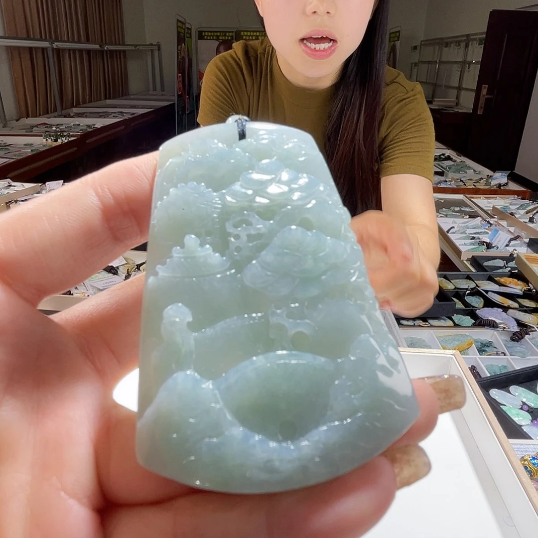 翡翠未镶嵌颈饰一