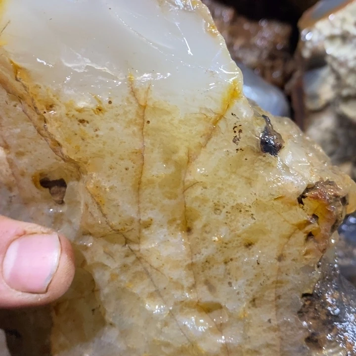 余***∝定制玛瑙玛瑙手镯私人订制不退换