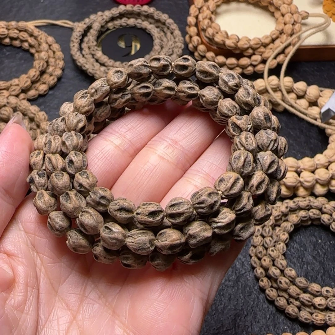 杨***生柏香籽/百香籽吊坠