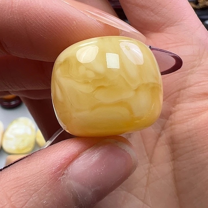 蜜蜡未镶嵌珠宝奇石