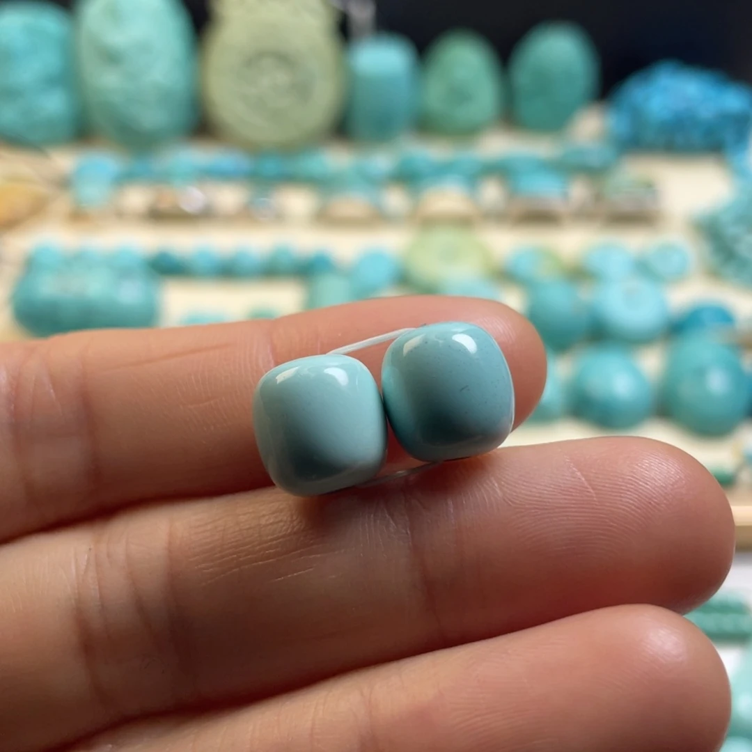 绿松石未镶嵌颈饰