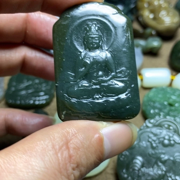 和田玉未镶嵌颈饰