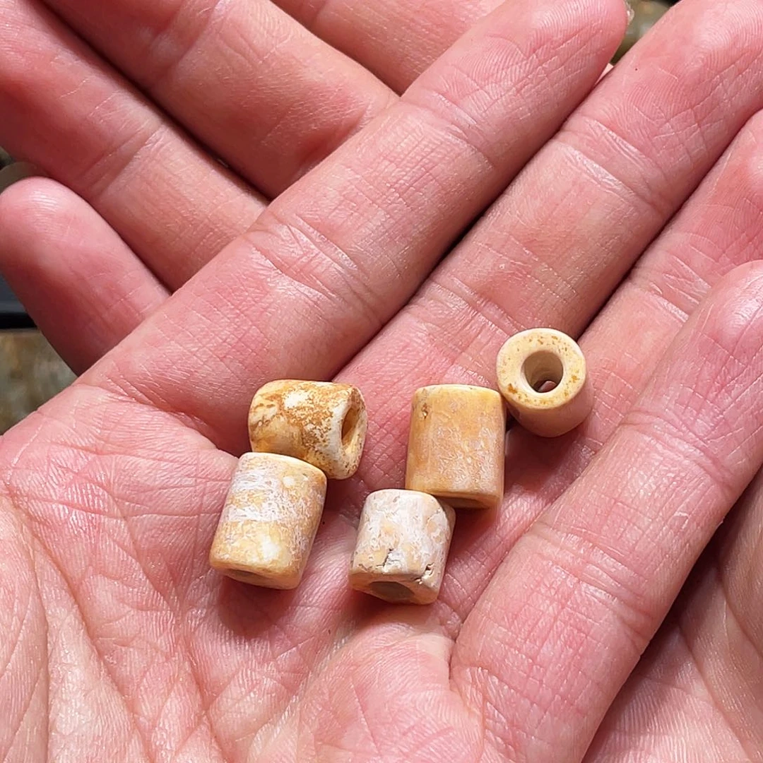 和田玉（糖玉）未镶嵌颈饰已*置