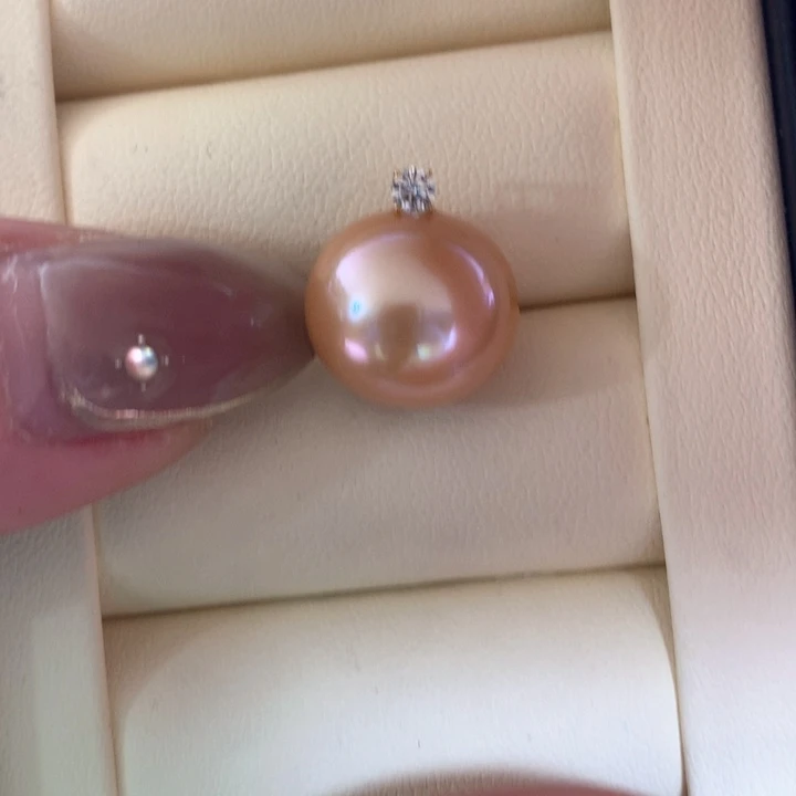 颈饰18K金镶嵌淡水珍珠