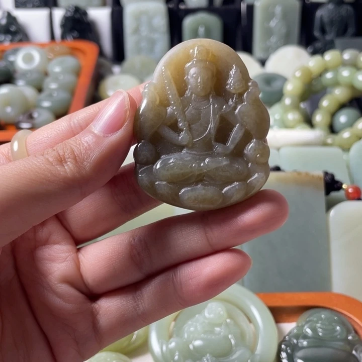 颈饰未镶嵌和田玉