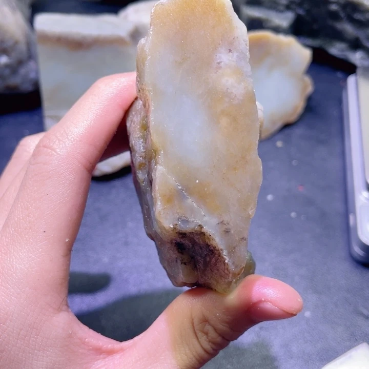 和田玉（糖玉）未镶嵌珠宝半成品