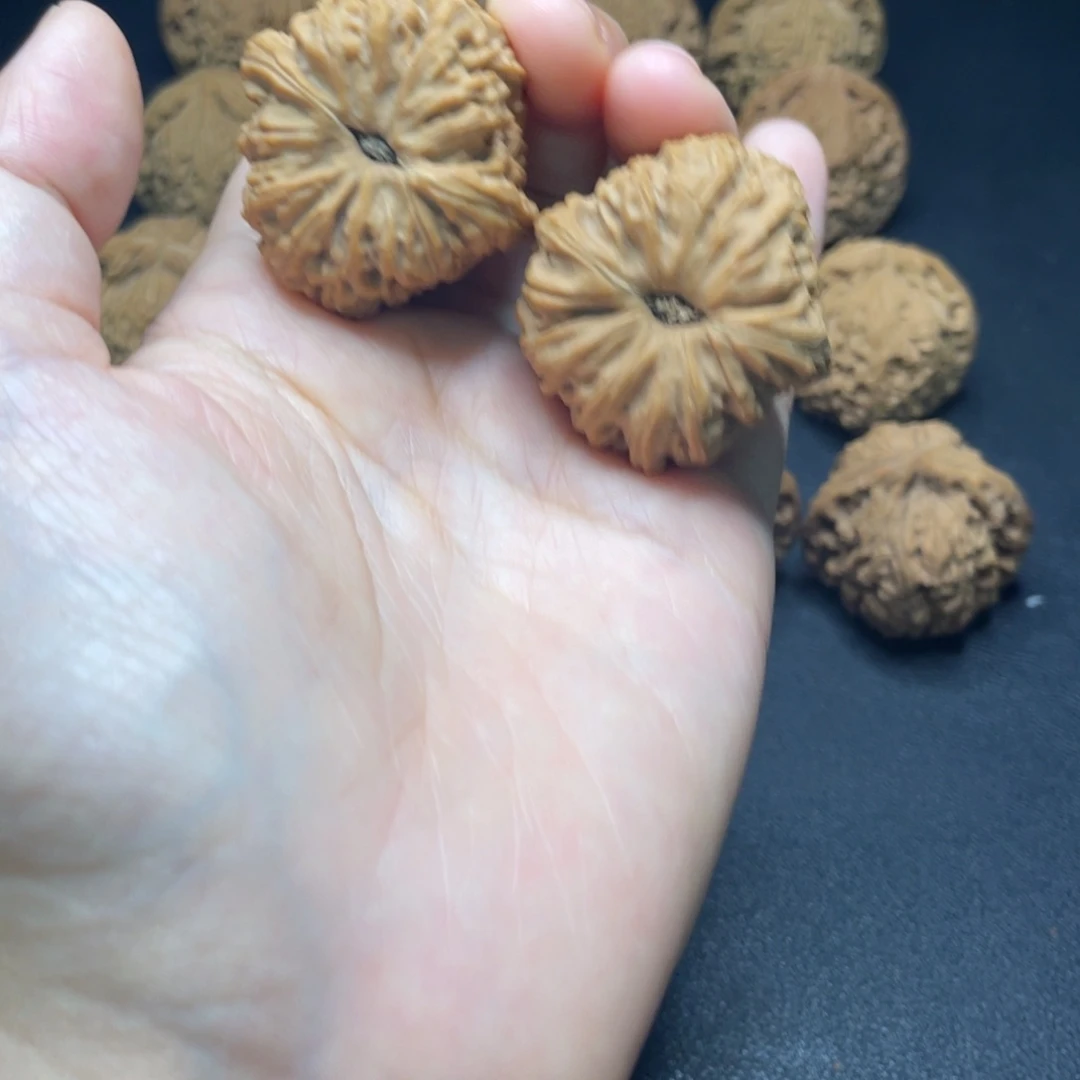 悠***疆文玩核桃吊坠南疆石