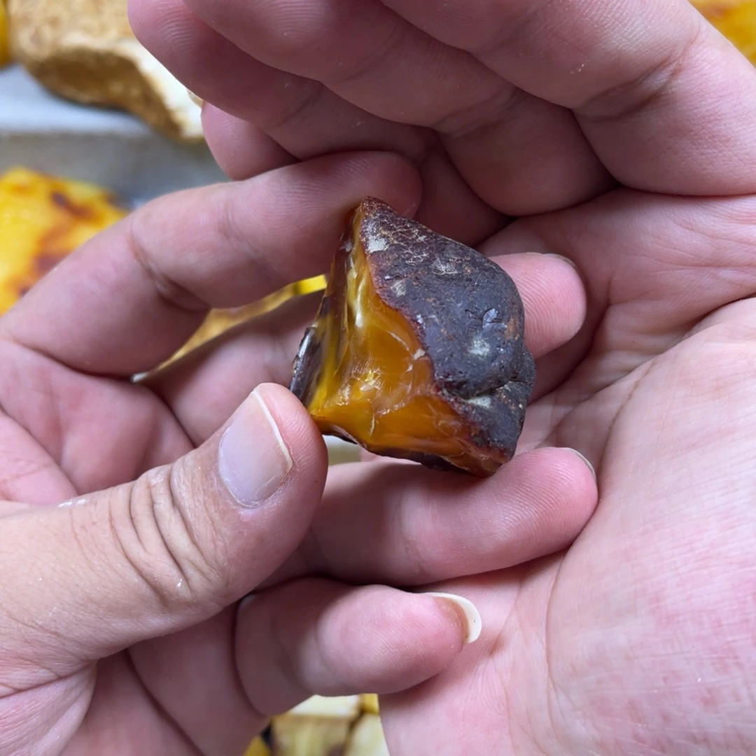 南***游定制蜜蜡未镶嵌原石