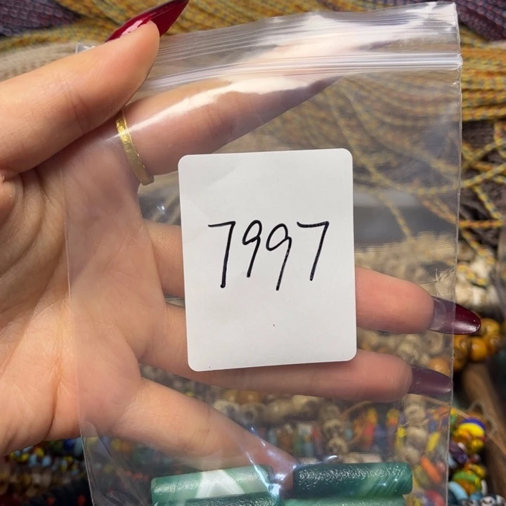 玻璃颈饰7997 A一包