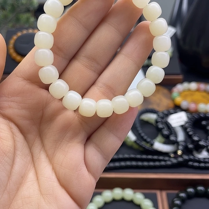 和田玉未镶嵌手串