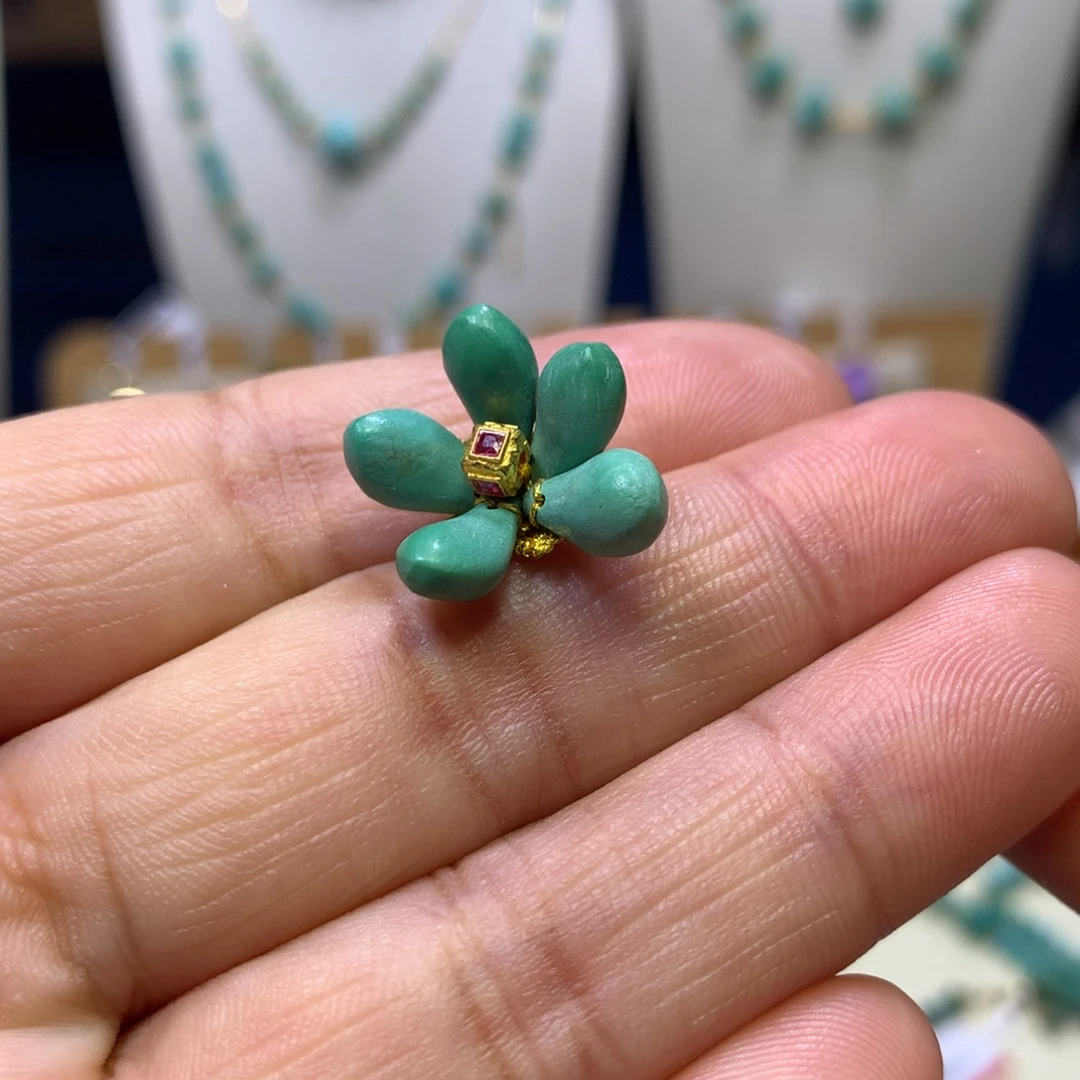 绿松石18K金镶嵌卡子