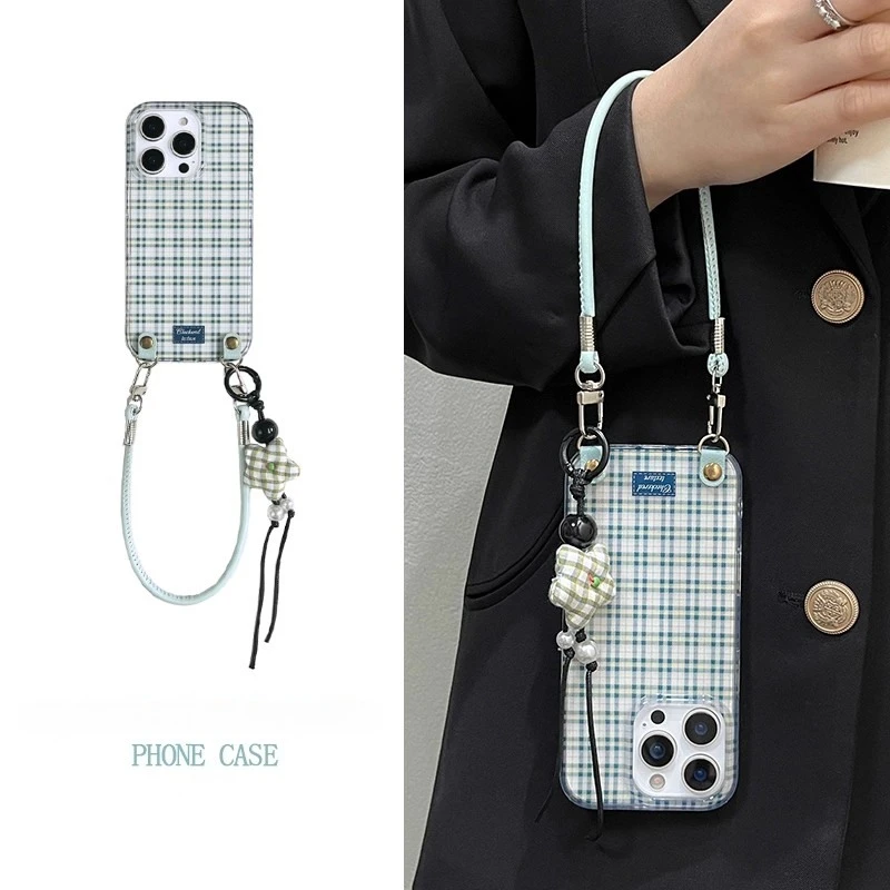 日韩绿格纹标签手提绳适用iPhone16promax苹果15手机壳14斜挎13女