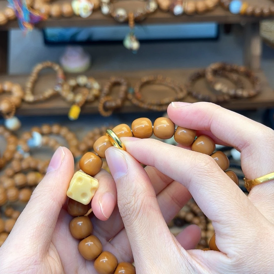 猴头核桃手串藁****睫搭配奶酪