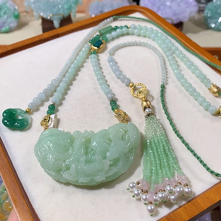 翡翠未镶嵌颈饰翡翠吊坠